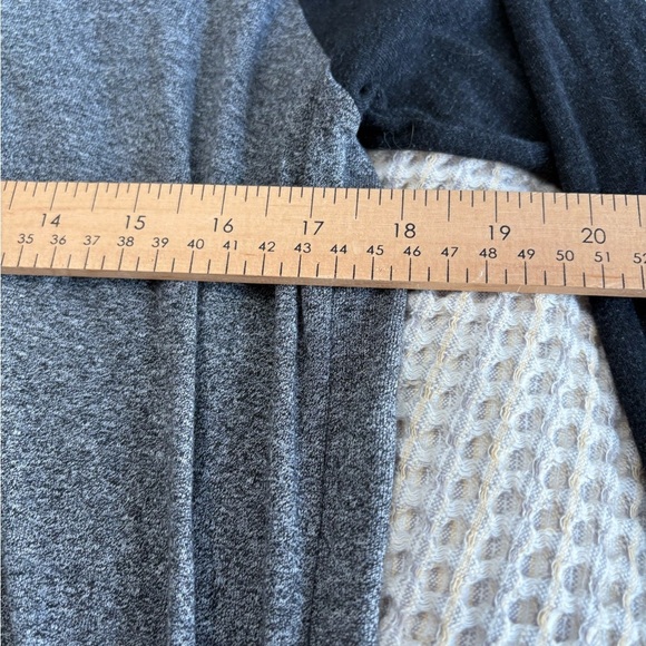 TNA Aritzia grey black long sleeve top size small shirt casual-see photos - Picture 6 of 8